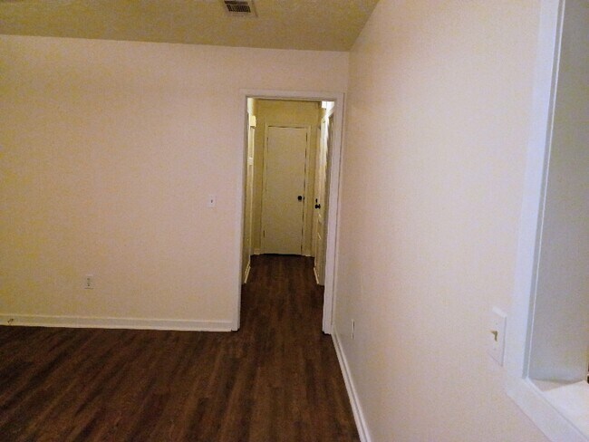 Building Photo - 1478 Bass Ave