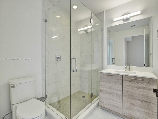 Building Photo - 16385 Biscayne Blvd