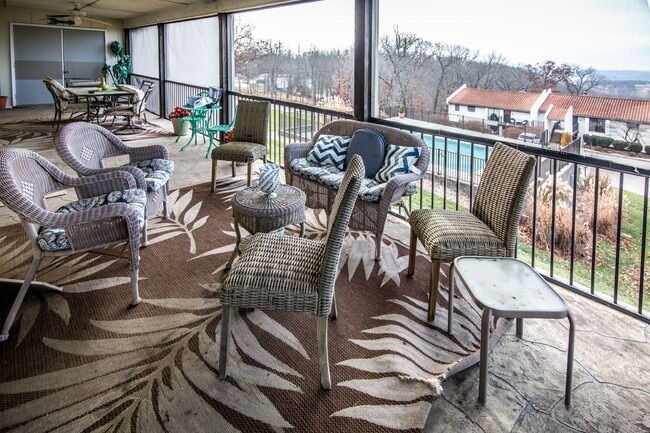 Building Photo - 2 Bed & 2 Bath Condo