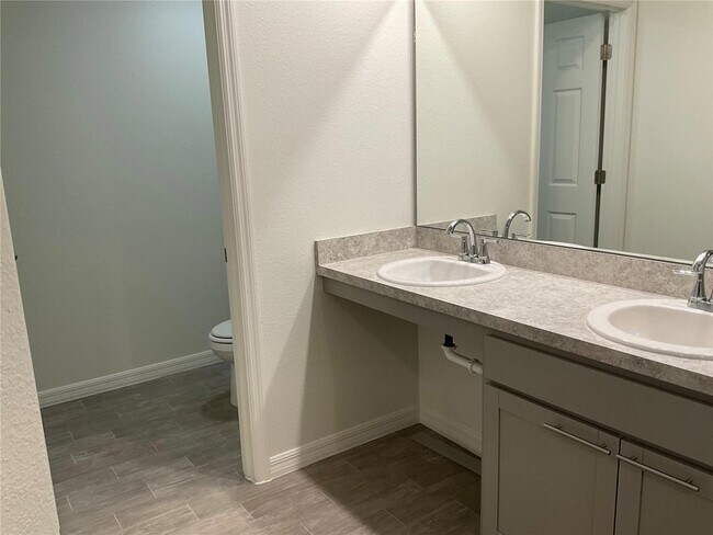 Building Photo - 36 Red Barn Dr