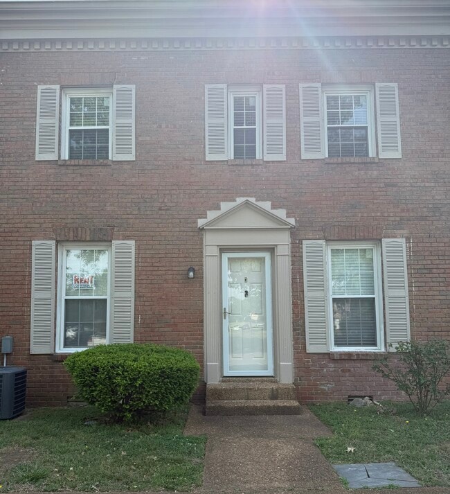 Building Photo - 323 Forest Park Rd