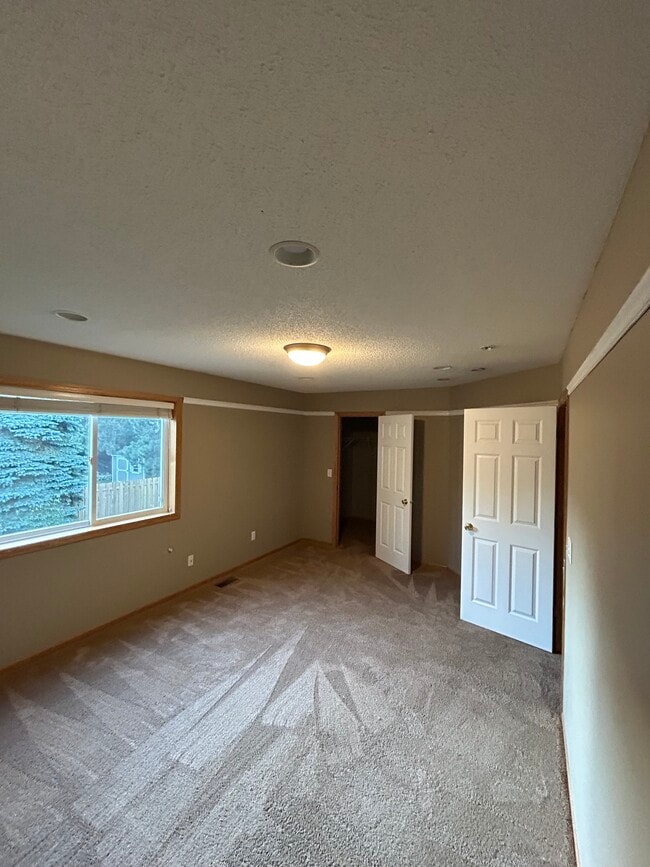 Building Photo - 345 Blue Spruce Ln