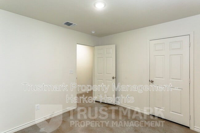 Building Photo - 2329 Alterman Dr