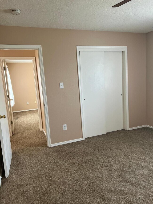 Building Photo - 2804 Quail Pointe Dr NW