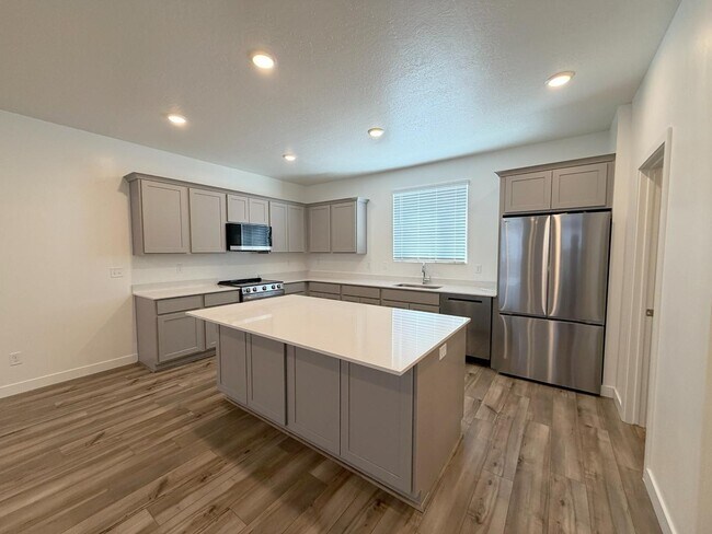 Building Photo - 496 S 1140 W