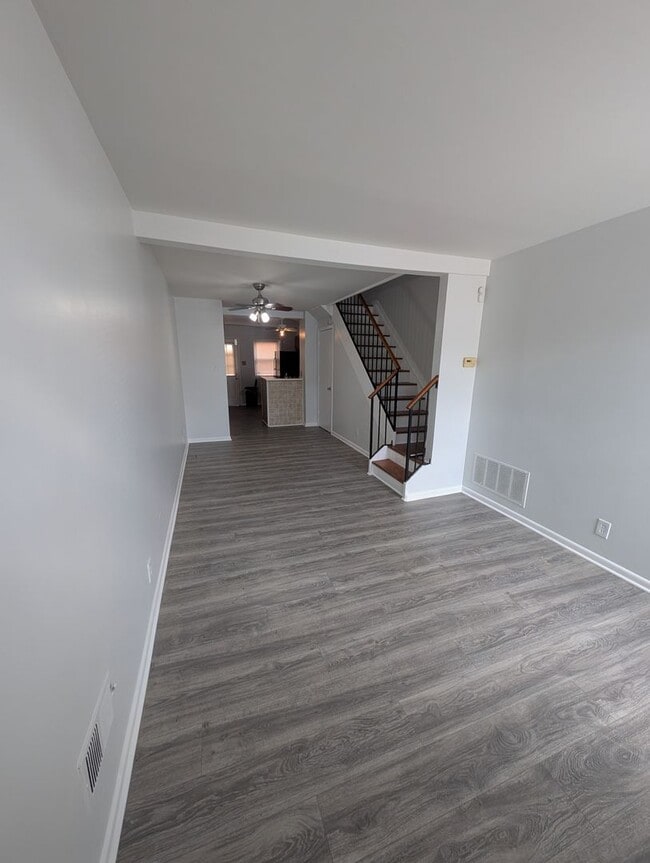 Building Photo - 2BR Townhome in Ashland Mews (Johns Hopkin...
