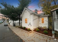 Building Photo - New Year, New Home, $500 Off!Spacious rooms, updated mechanicals, and convenient Canonsburg living