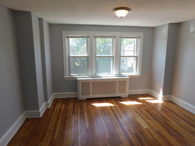 Master bedroom - 1190 E 9th St