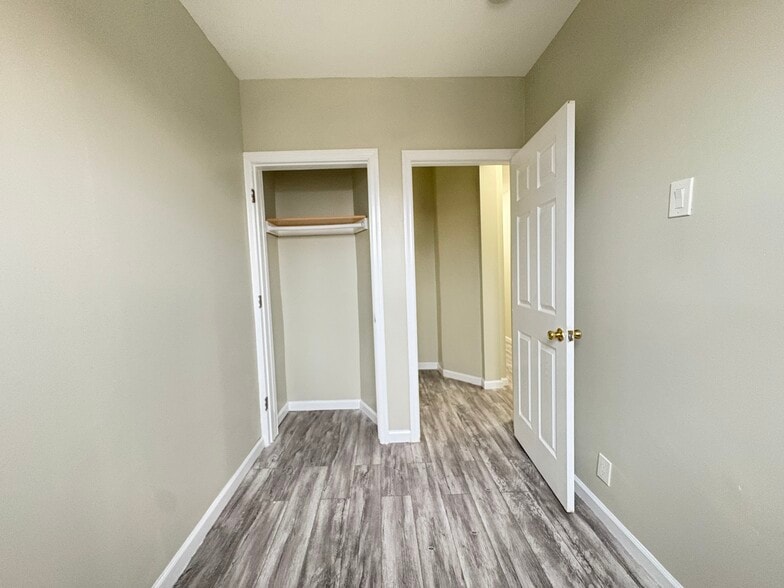 Building Photo - 114 Mallory Ave