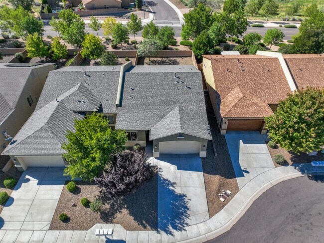 Building Photo - 3 Bedroom, 2 Bathroom Townhome in Granvill...
