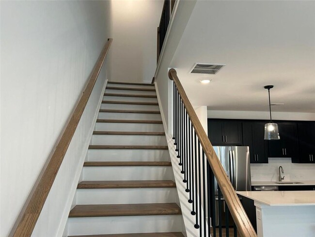 Building Photo - 1582 Driggs Dr NW