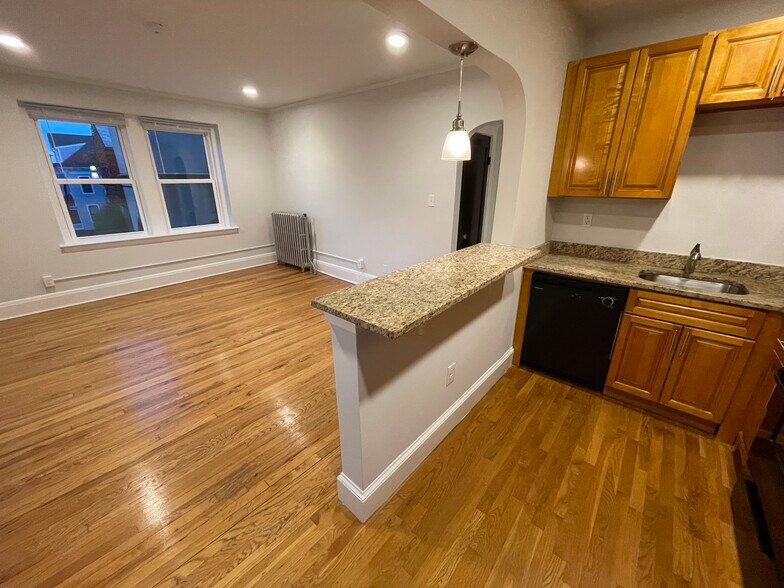 Building Photo - 119 Highland Ave