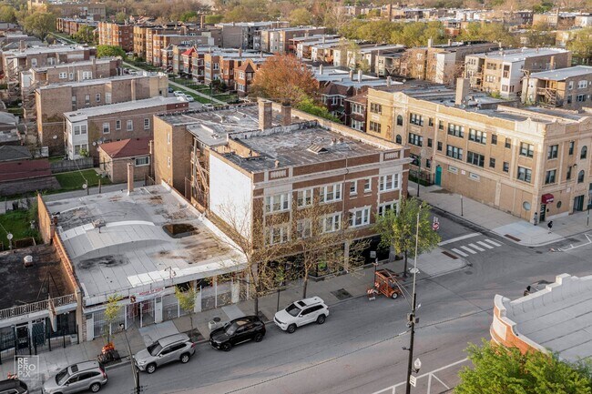 Building Photo - 7850 S Constance