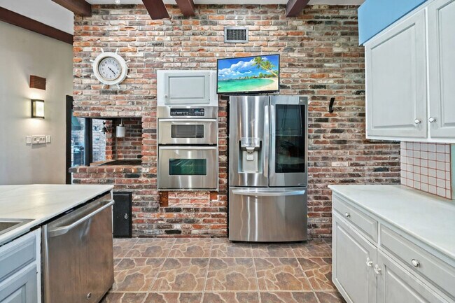 Building Photo - 4501 Briarcliff Ln