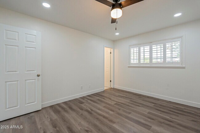 Building Photo - 8124 E Whitton Ave