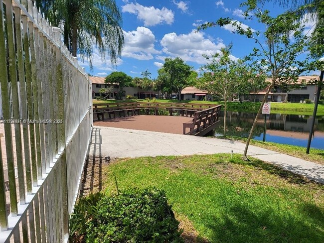 Building Photo - 9073 Vineyard Lake Dr