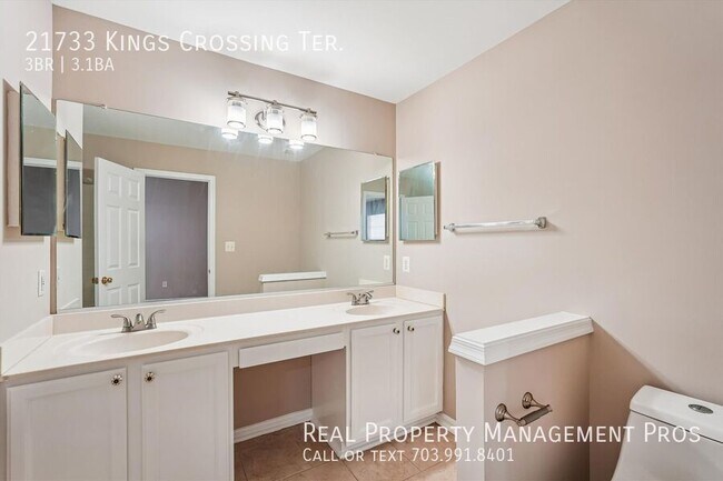 Building Photo - 21733 Kings Crossing Terrace