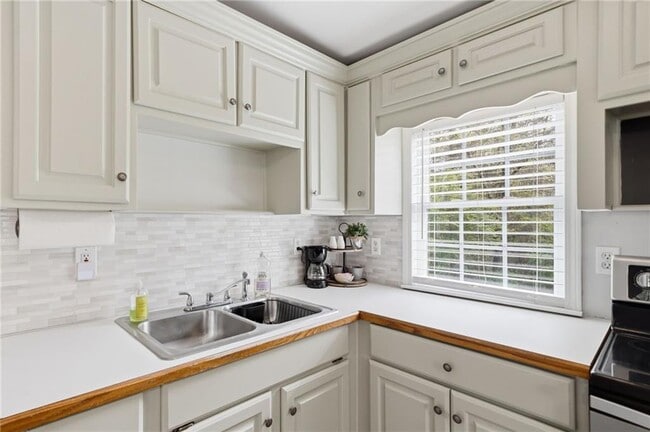 Building Photo - 1817 Hardman Ln