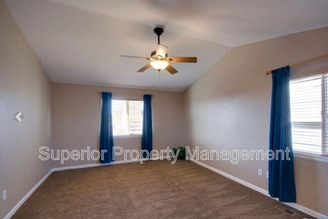 Building Photo - 521 Kim Dr