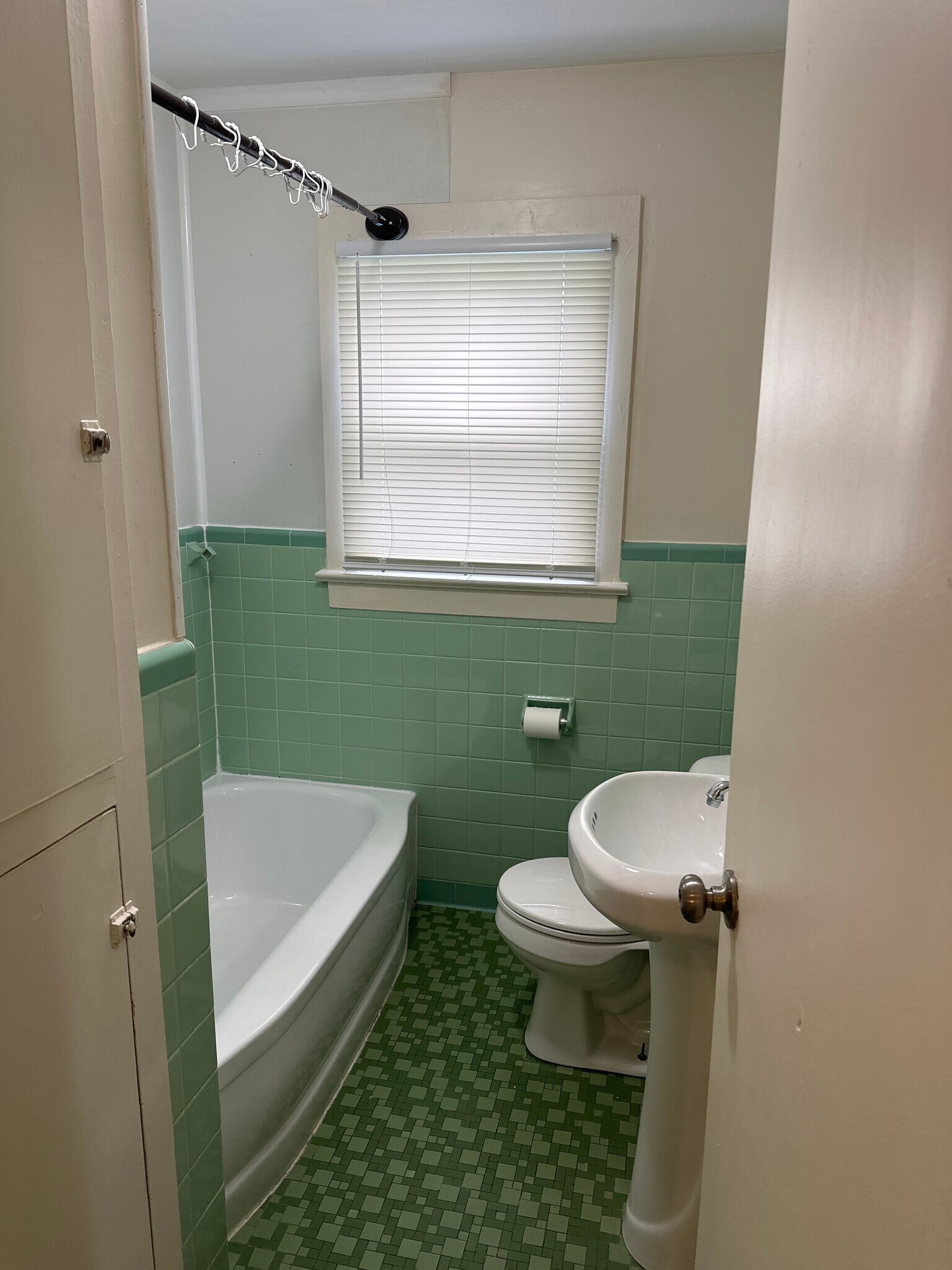 Building Photo - 205 Unaka St