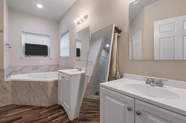 Building Photo - 605 Madeline Ct