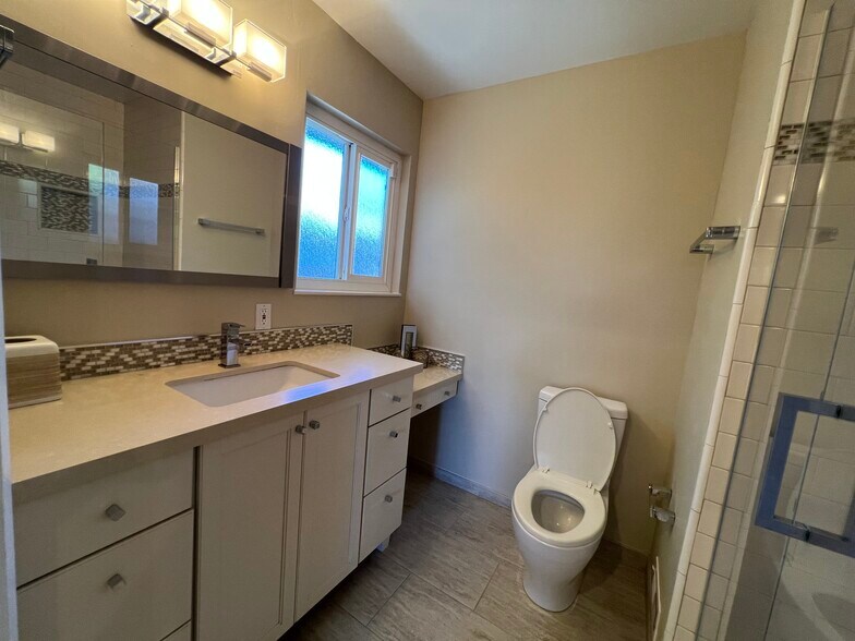 Building Photo - 1159 Runnymede Dr