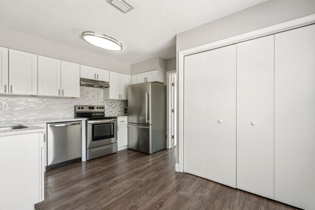 Building Photo - Live the Beach Life – Just One Block from ...