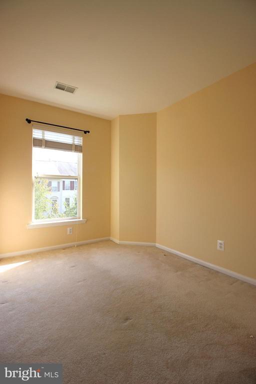 Building Photo - 21475 Welby Terrace