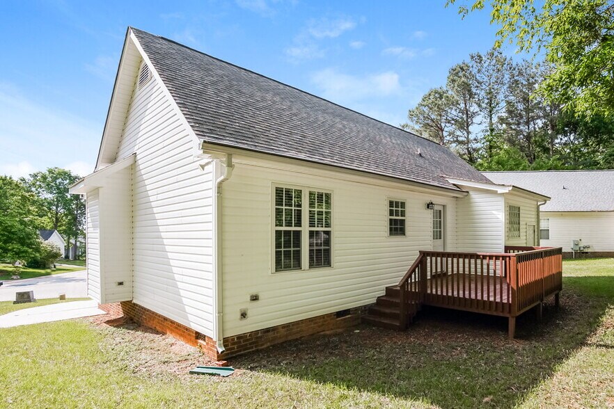 Building Photo - 500 Jaffiley Ct
