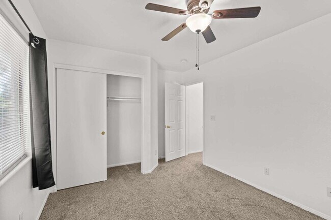 Building Photo - "Spacious 3-Bedroom Oasis with 2.5 Baths on Grandmother Hat Street, North Las Vegas!"