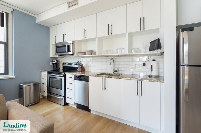 Building Photo - 933 McGee St