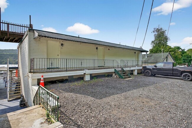 Building Photo - 620 Jersey Ave