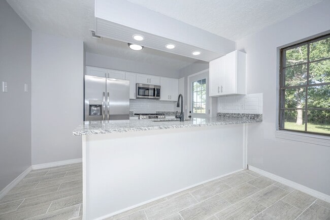 Building Photo - Charming 3-Bed, 1-Bath Home - Fully Remode...
