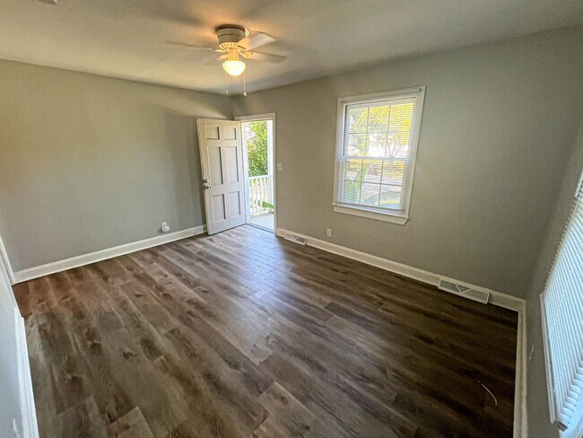 Building Photo - Charming bungalow 2 Bedrooms, 1 Bathroom in Winston Salem