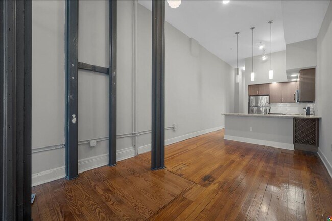 Building Photo - 22 E Broad St