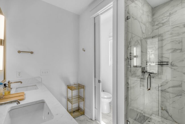 Building Photo - Luxury Townhome Living in Moores Mill — Style, Comfort & Prime Auburn Convenience