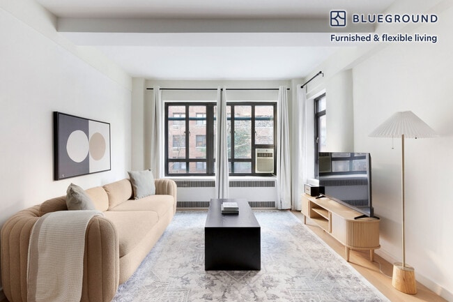 Building Photo - 340 E 52nd St