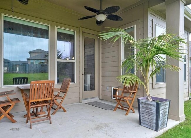 Building Photo - 5310 Scenic Lake Dr