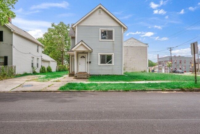 Building Photo - 3449 Wade Ave