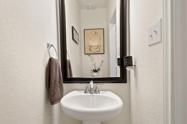 Building Photo - 4631 Otra Otra Dr
