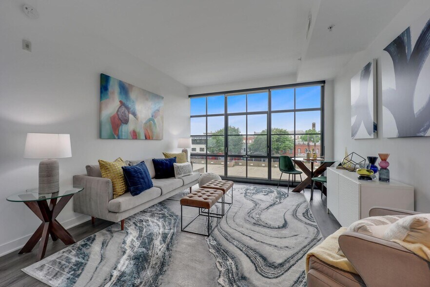 Primary Photo - 2030 8th St NW
