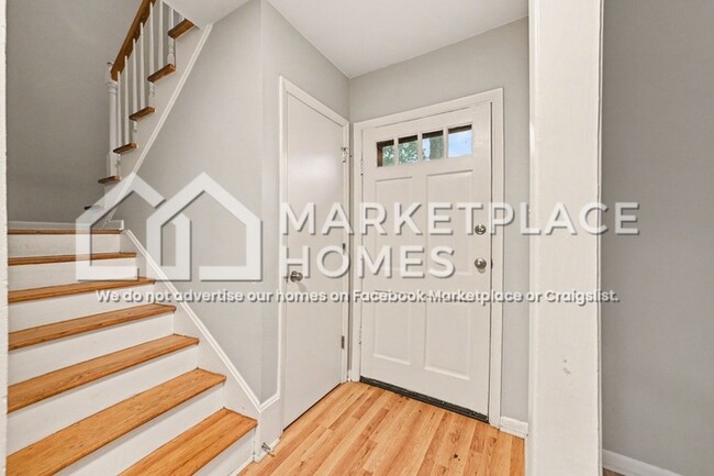 Building Photo - 427 Whispering Pines Dr