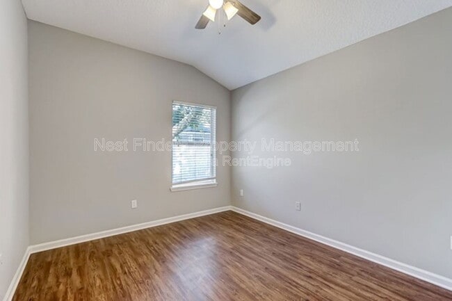 Building Photo - 1704 Dartmoor Ln