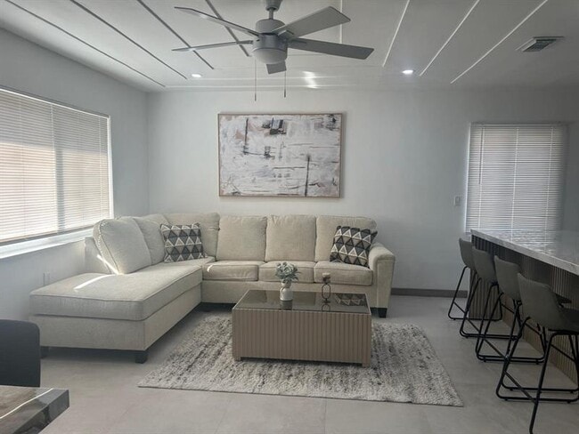 Building Photo - 217 SW 15th St