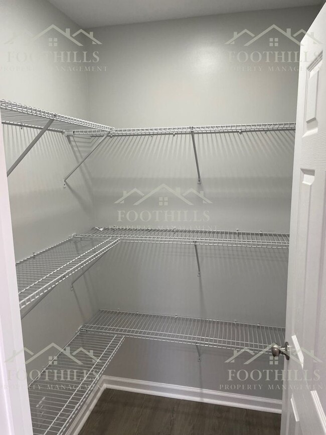 Building Photo - 103 Rhoe Cir