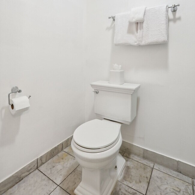 Building Photo - 508 Chartres St