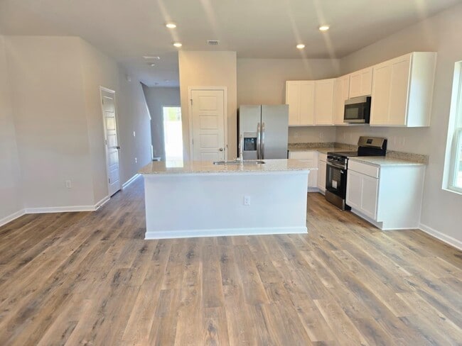 Building Photo - 190 Turpentine Dr