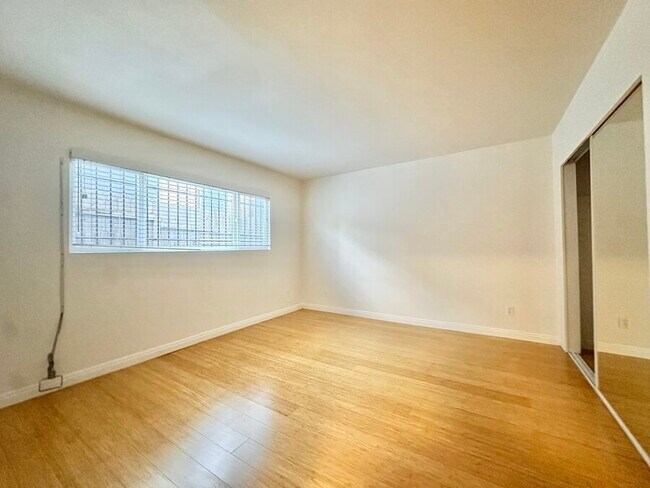 Building Photo - 23 Thornton Ave