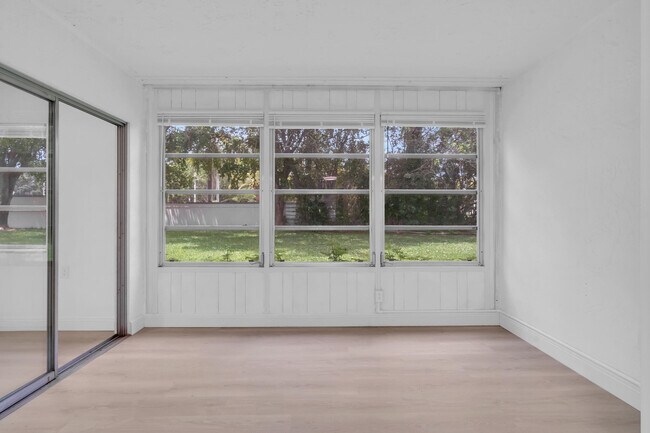 Building Photo - 1102 Bahama Bend