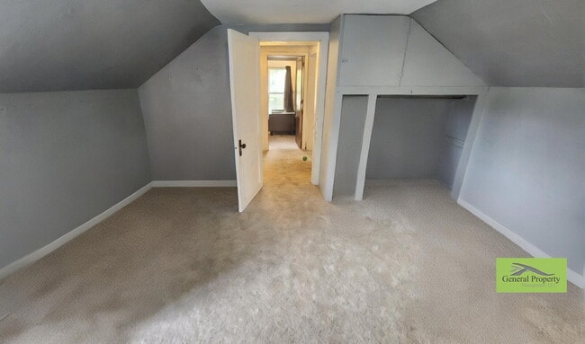 Building Photo - 4+ Bedroom Home Near Local Schools and Par...